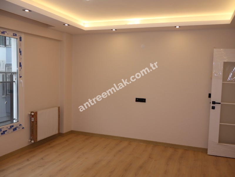 Antre Emlak'tan Kiralık Bahçelievler'de Hastane Yanı 2+1 Doğalgazlı Asansörlü Ebeveyn Banyolu Sıfır Daire