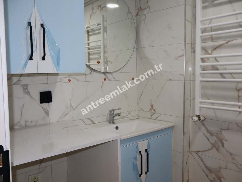 Antre Emlak'tan Kiralık Bahçelievler'de Hastane Yanı 2+1 Doğalgazlı Asansörlü Ebeveyn Banyolu Sıfır Daire