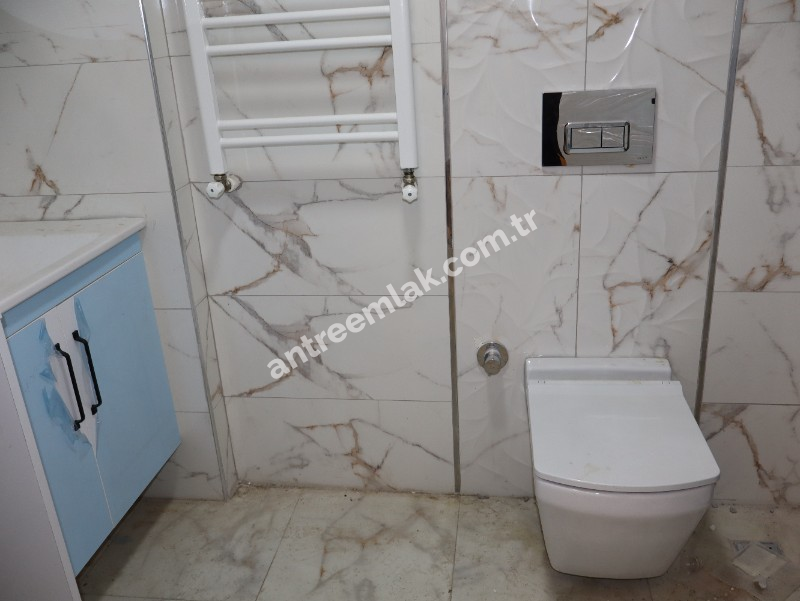 Antre Emlak'tan Kiralık Bahçelievler'de Hastane Yanı 2+1 Doğalgazlı Asansörlü Ebeveyn Banyolu Sıfır Daire