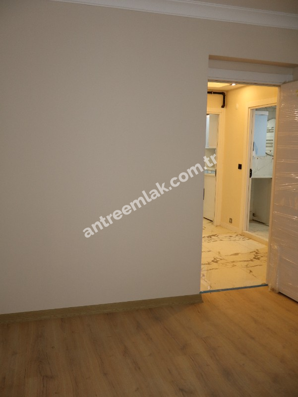 Antre Emlak'tan Kiralık Bahçelievler'de Hastane Yanı 2+1 Doğalgazlı Asansörlü Ebeveyn Banyolu Sıfır Daire