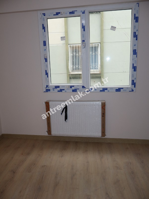 Antre Emlak'tan Kiralık Bahçelievler'de Hastane Yanı 2+1 Doğalgazlı Asansörlü Ebeveyn Banyolu Sıfır Daire