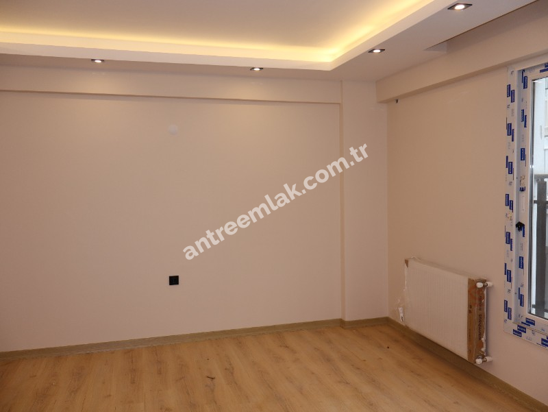 Antre Emlak'tan Kiralık Bahçelievler'de Hastane Yanı 2+1 Doğalgazlı Asansörlü Ebeveyn Banyolu Sıfır Daire