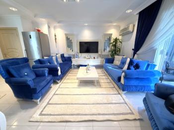 EFELER MAHALLESİNDE KÖŞE BAŞI BİTİŞİK NİZAM 3+1 AYRI MUTFAK FULL EŞYALI GENİŞ SATILIK VİLLA