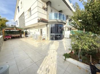 EFELER MAHALLESİNDE KÖŞE BAŞI BİTİŞİK NİZAM 3+1 AYRI MUTFAK FULL EŞYALI GENİŞ SATILIK VİLLA
