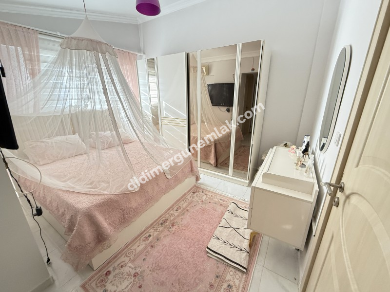 EFELER MAHALLESİNDE KÖŞE BAŞI BİTİŞİK NİZAM 3+1 AYRI MUTFAK FULL EŞYALI GENİŞ SATILIK VİLLA