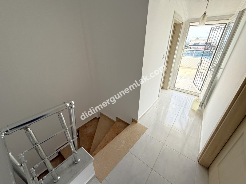 EFELER MAHALLESİNDE KÖŞE BAŞI BİTİŞİK NİZAM 3+1 AYRI MUTFAK FULL EŞYALI GENİŞ SATILIK VİLLA
