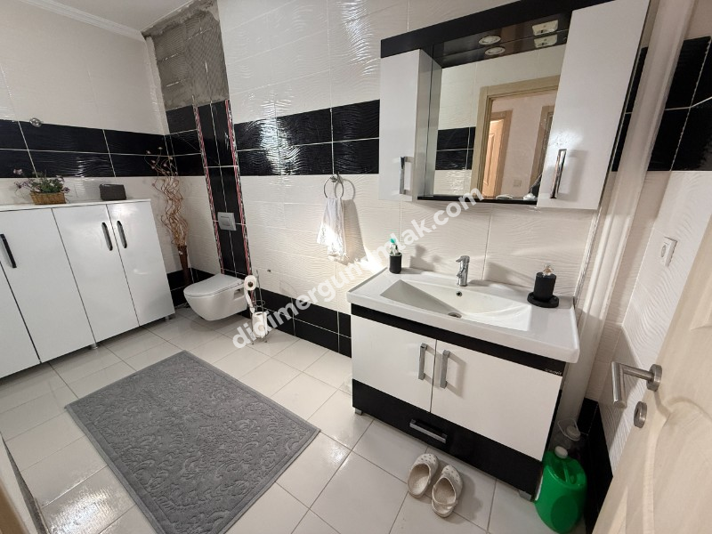 EFELER MAHALLESİNDE KÖŞE BAŞI BİTİŞİK NİZAM 3+1 AYRI MUTFAK FULL EŞYALI GENİŞ SATILIK VİLLA