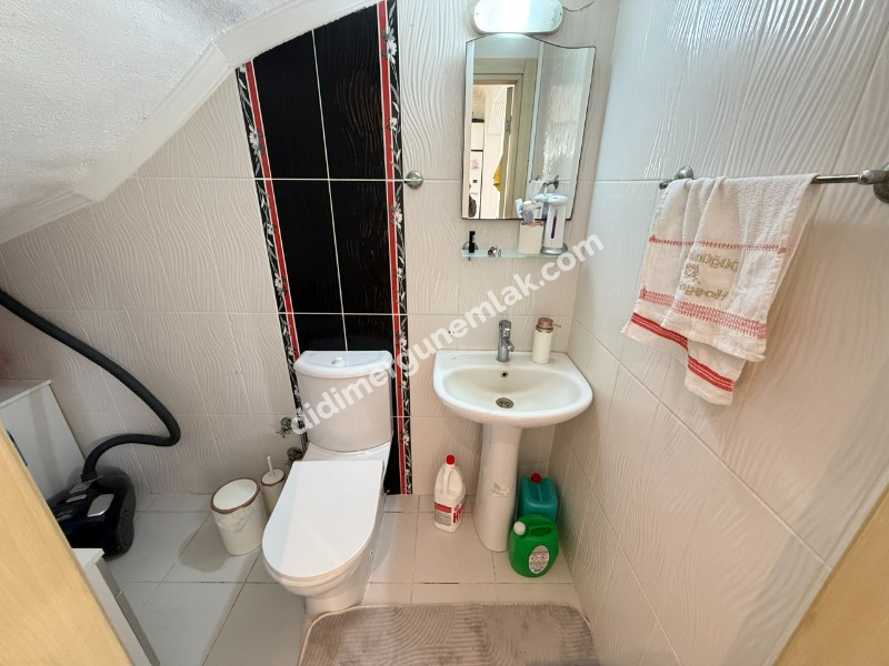 EFELER MAHALLESİNDE KÖŞE BAŞI BİTİŞİK NİZAM 3+1 AYRI MUTFAK FULL EŞYALI GENİŞ SATILIK VİLLA