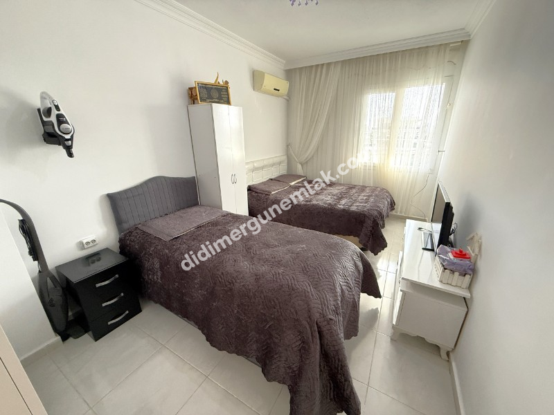 EFELER MAHALLESİNDE KÖŞE BAŞI BİTİŞİK NİZAM 3+1 AYRI MUTFAK FULL EŞYALI GENİŞ SATILIK VİLLA
