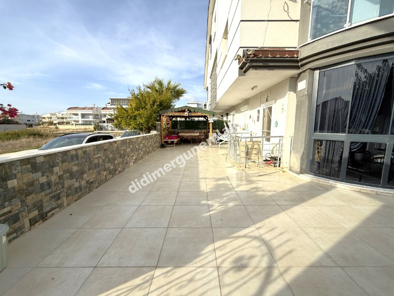EFELER MAHALLESİNDE KÖŞE BAŞI BİTİŞİK NİZAM 3+1 AYRI MUTFAK FULL EŞYALI GENİŞ SATILIK VİLLA