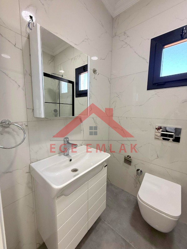 Didim'de Satılık Eşyalı 4+1 Villa