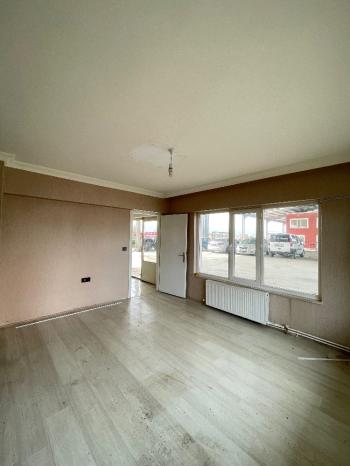 Güvenay - Çorum Traktörcüler Sitesi Kiralık Dükkan 