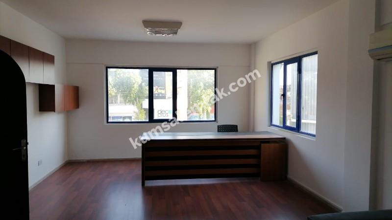 LEFKOŞA SANAYI'DA SATILIK FABRİKA 
