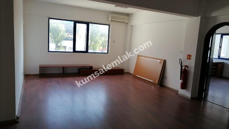 LEFKOŞA SANAYI'DA SATILIK FABRİKA 