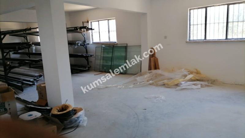 LEFKOŞA SANAYI'DA SATILIK FABRİKA 