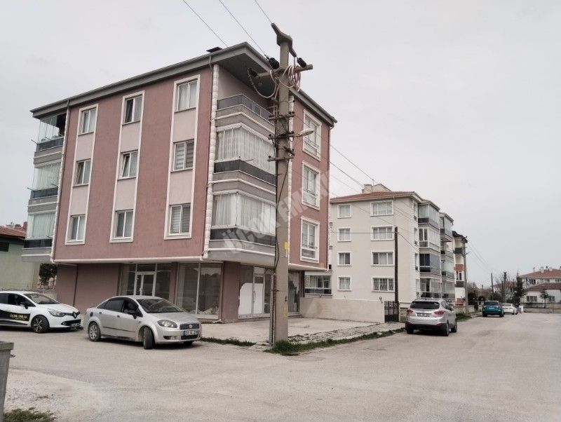 AFYON ÜÇOK EMLAKTAN MARAŞEL FEVZİ ÇAKMAK MAH 80M² SATILIK DÜKKAN