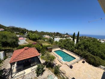 Kıbrıs Girne Bellapais'de Satılık Havuzlu Villa