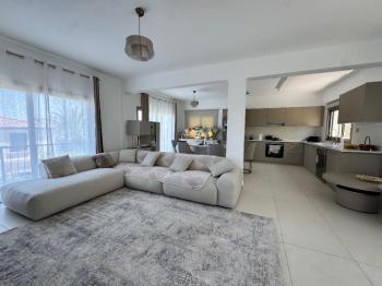 Kıbrıs Girne Bellapais'de Satılık Havuzlu Villa