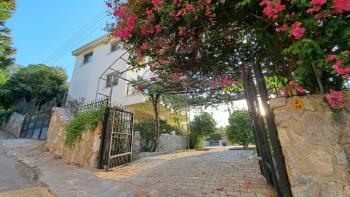 Kıbrıs Girne Bellapais'de Satılık Havuzlu Villa