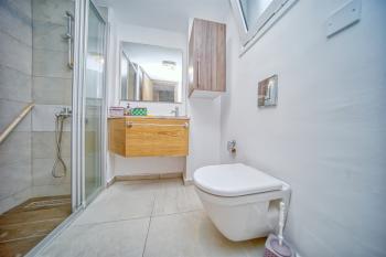 Girne Alsancak'da Site İçinde Kiralık 1+1 Bahçeli Daire
