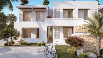 KKTC Girne Lapta'da Site İçerisinde Denize 120 Metre Mesafede Ödeme Planlı Satılık 2+1 Lüks Daireler