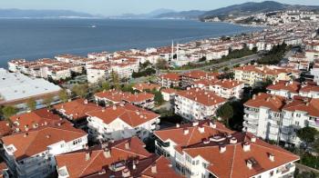 MUDANYA YENİ MAHALLE'DE DENİZ MANZARALI 2+1 SATILIK ARAKAT DAİRE
