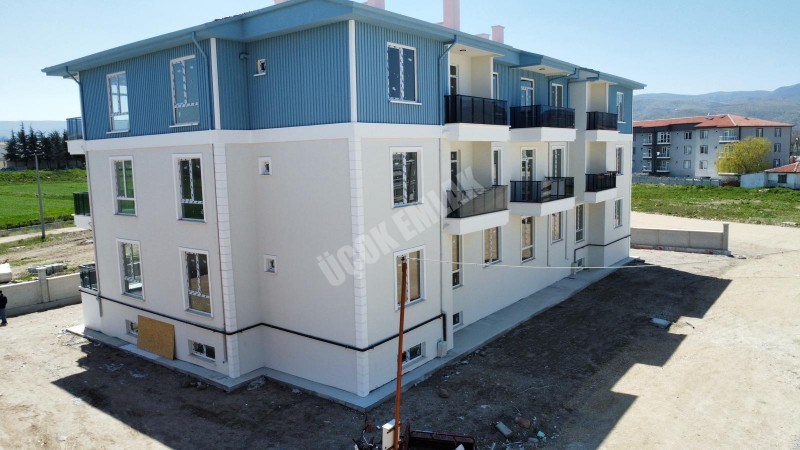 AFYON ÜÇOK EMLAKTAN MAREŞAL F ÇAKMAK MAH SATILIK SIFIR 3+1 DAİRELER 