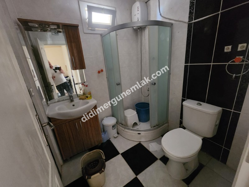 DİDİM ALTINKUM MAHALLESİ' NDE DENİZE YÜRÜME MESAFESİNDE 4 BALKONLU-PARK CEPHELİ  EŞYALI 2+1 SATILIK DAİRE