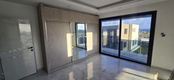 Girne Lapta Bölgesinde Site İçerisinde YENİ HAVUZLU SATILIK 4+1 VİLLALAR