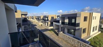 Girne Lapta Bölgesinde Site İçerisinde YENİ HAVUZLU SATILIK 4+1 VİLLALAR
