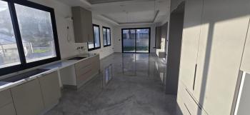 Girne Lapta Bölgesinde Site İçerisinde YENİ HAVUZLU SATILIK 4+1 VİLLALAR