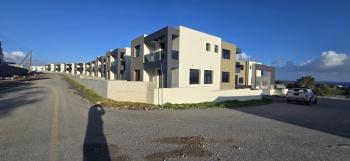 Girne Lapta Bölgesinde Site İçerisinde YENİ HAVUZLU SATILIK 4+1 VİLLALAR
