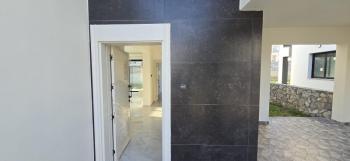 Girne Lapta Bölgesinde Site İçerisinde YENİ HAVUZLU SATILIK 4+1 VİLLALAR