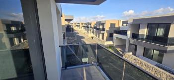 Girne Lapta Bölgesinde Site İçerisinde YENİ HAVUZLU SATILIK 4+1 VİLLALAR