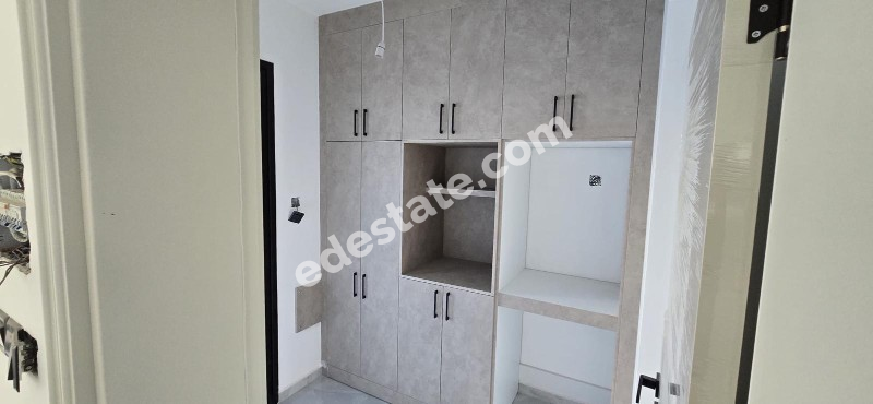 Girne Lapta Bölgesinde Site İçerisinde YENİ HAVUZLU SATILIK 4+1 VİLLALAR