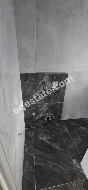 Girne Lapta Bölgesinde Site İçerisinde YENİ HAVUZLU SATILIK 4+1 VİLLALAR