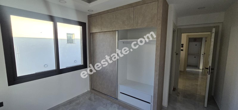 Girne Lapta Bölgesinde Site İçerisinde YENİ HAVUZLU SATILIK 4+1 VİLLALAR