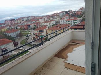 GÜVENAY - ÇORUM BAHÇELİEVLER M. AKİF ERSOY 1. CADDE ÜZERİ KİRALIK 3+1