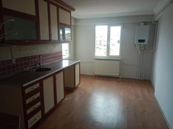 GÜVENAY - ÇORUM BAHÇELİEVLER M. AKİF ERSOY 1. CADDE ÜZERİ KİRALIK 3+1