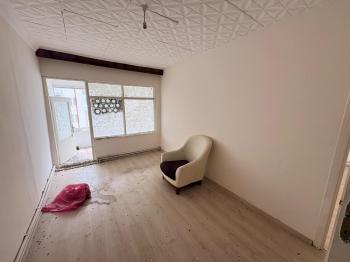 GÜVENAY -  ÇORUM GAZİ CADDESİ ÜZERİ KİRALIK 2+1 DAİRE & OFİS