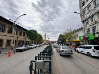 GÜVENAY -  ÇORUM GAZİ CADDESİ ÜZERİ KİRALIK 30 M2 OFİS