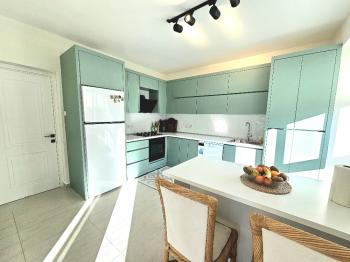 KKTC Girne Karaoğlanoğlu'nda Site İçerisinde Geniş Bahçeli Satılık 3+1 İkiz Villa