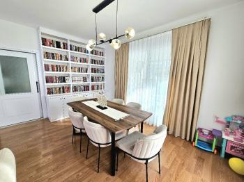 KKTC Girne Karaoğlanoğlu'nda Site İçerisinde Geniş Bahçeli Satılık 3+1 İkiz Villa