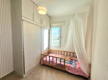 KKTC Girne Karaoğlanoğlu'nda Site İçerisinde Geniş Bahçeli Satılık 3+1 İkiz Villa