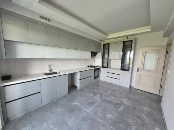 AFYON ÜÇOK EMLAKTAN ERKMEN MAH 7+1 250M² SATILIK DAİRE 