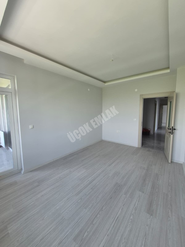 AFYON ÜÇOK EMLAKTAN ERKMEN MAH 7+1 250M² SATILIK DAİRE 