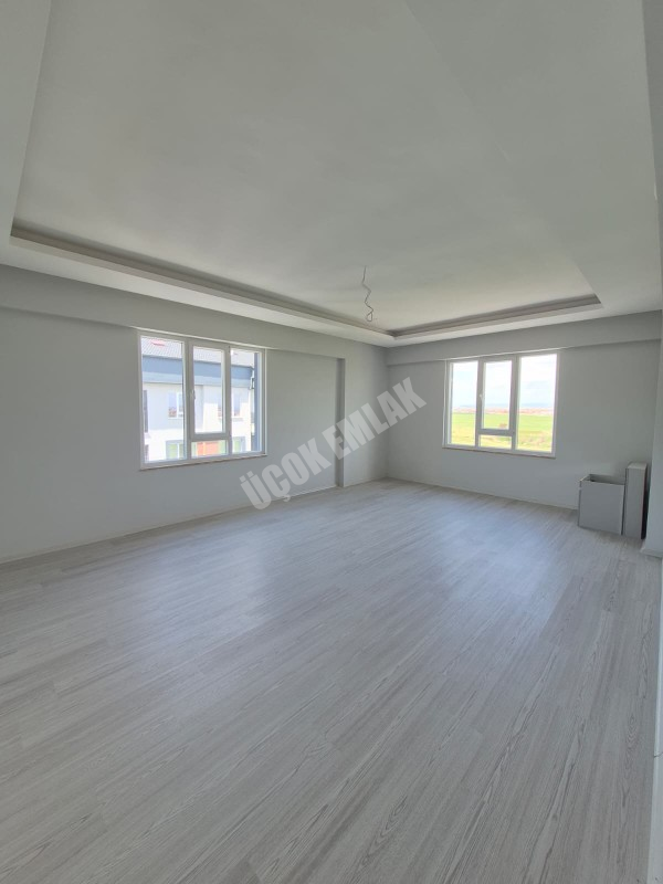 AFYON ÜÇOK EMLAKTAN ERKMEN MAH 7+1 250M² SATILIK DAİRE 