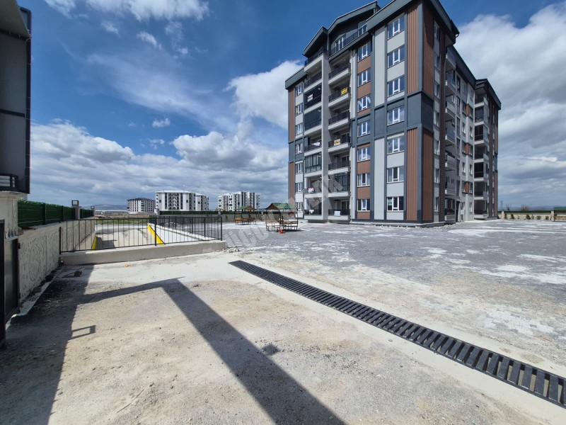 AFYON ÜÇOK EMLAKTAN ERKMEN MAH 7+1 250M² SATILIK DAİRE 