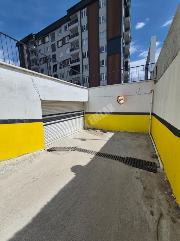 AFYON ÜÇOK EMLAKTAN ERKMEN MAH 7+1 250M² SATILIK DAİRE 