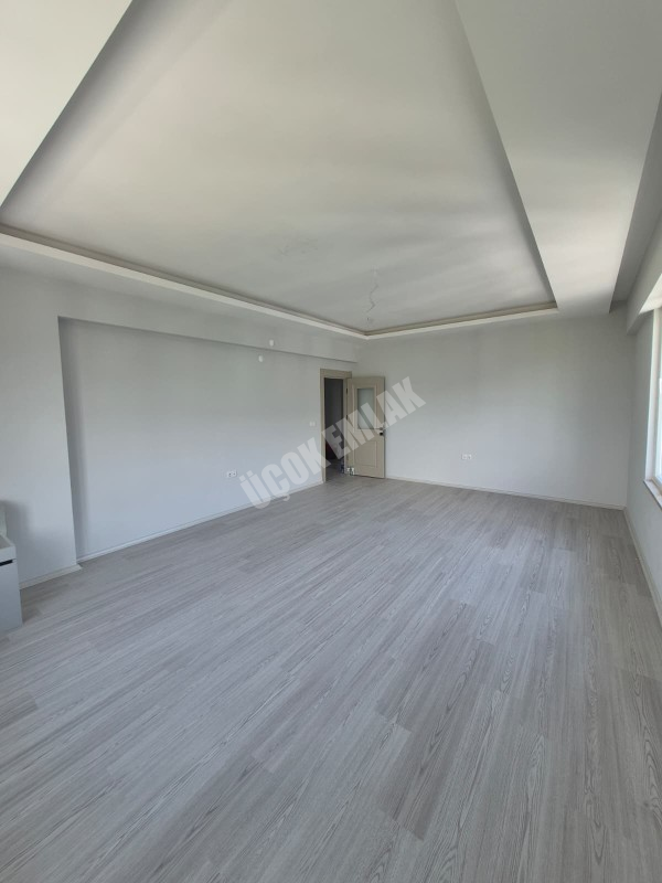 AFYON ÜÇOK EMLAKTAN ERKMEN MAH 7+1 250M² SATILIK DAİRE 